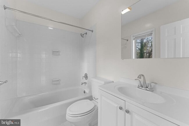 Building Photo - 901 Walker Rd