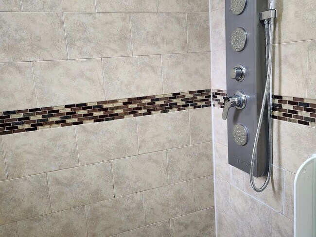 Building Photo - 3663 Bronxwood Ave