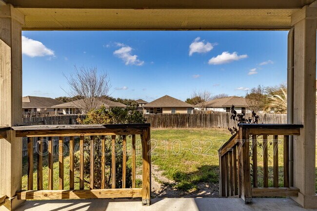 Building Photo - 3329 Bluebird Ridge Dr