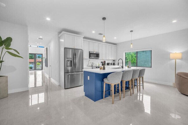 Building Photo - 2951 NW 13th St