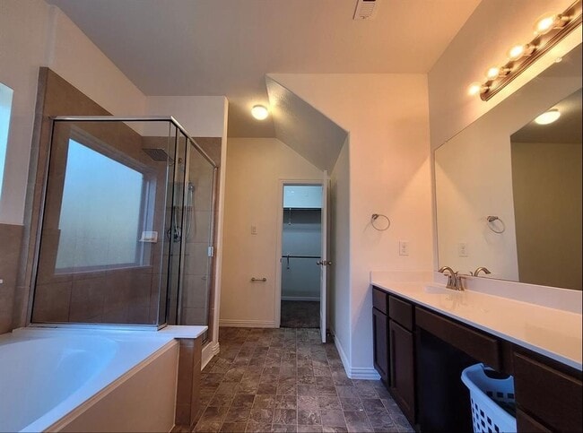 Building Photo - 3410 Hunter's Canyon