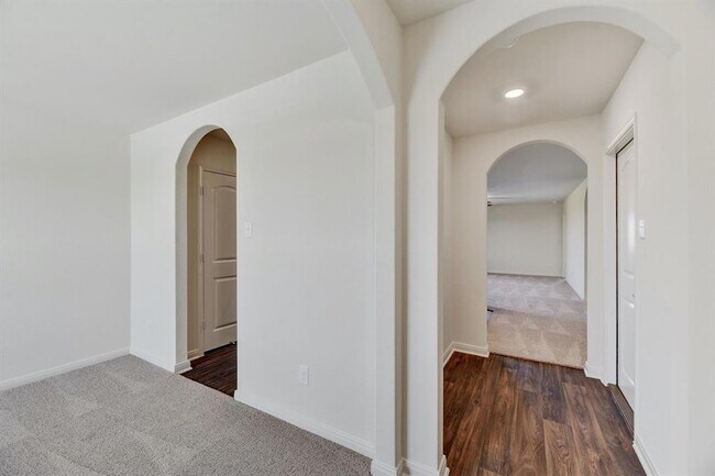 Building Photo - 18520 Quiet Range Dr