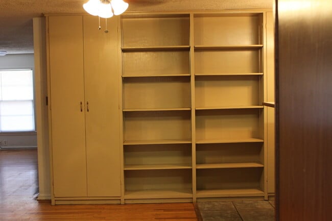 Building Photo - Updated 4 Bedrooms/2 Full Baths /2 Living Areas/2-car Garage