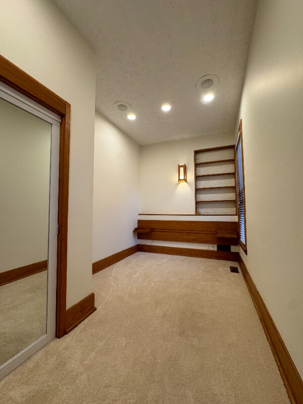 Building Photo - 814 N Park Ave