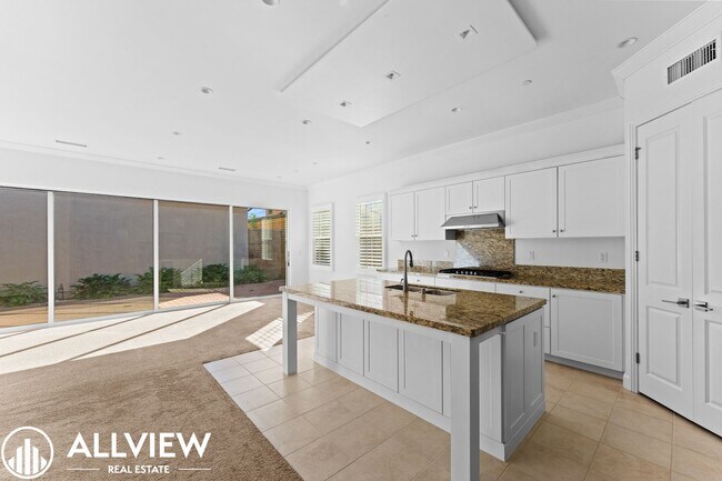 Building Photo - Gorgeous 3 bedroom 2.5 bath home in the newly constructed association of Eastwood Village!
