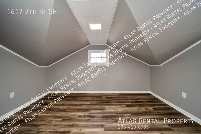 Building Photo - 1617 7th St SE