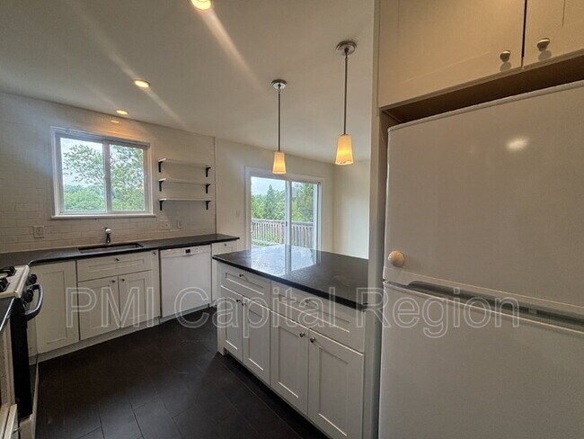Building Photo - 2929 Terrace Dr