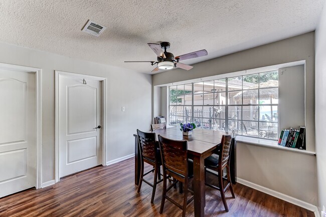 Building Photo - 16310 Acapulco Dr