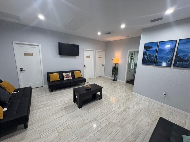 Building Photo - 3715 Valley Tree Dr