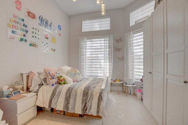 Building Photo - 19211 N Creekshore Ct