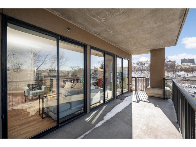 Building Photo - 317 Groveland Ave