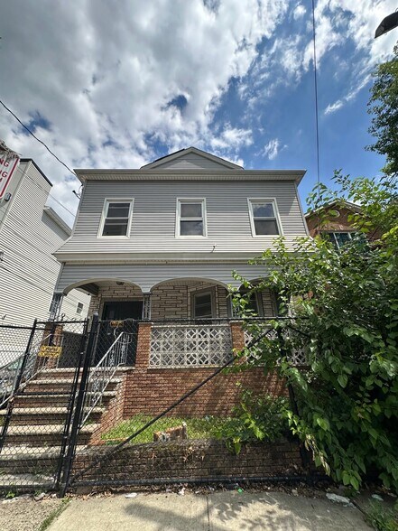 Building Photo - 32 Fabyan Pl