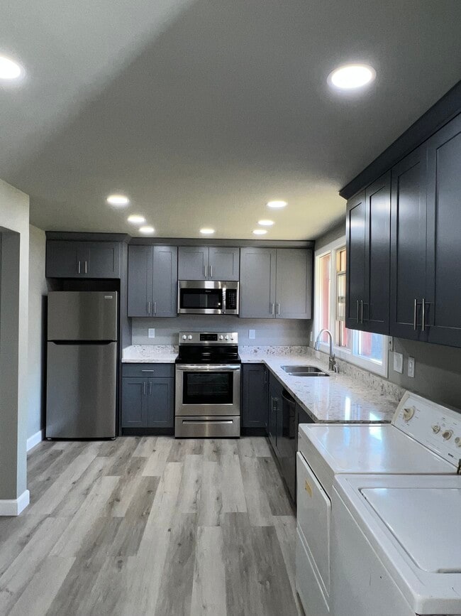 Building Photo - Single Family House Tacoma