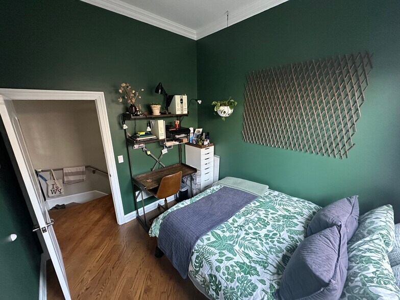 Guest bedroom - 2651 W Haddon Ave