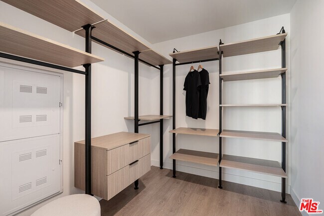 Building Photo - 10700 Tabor St