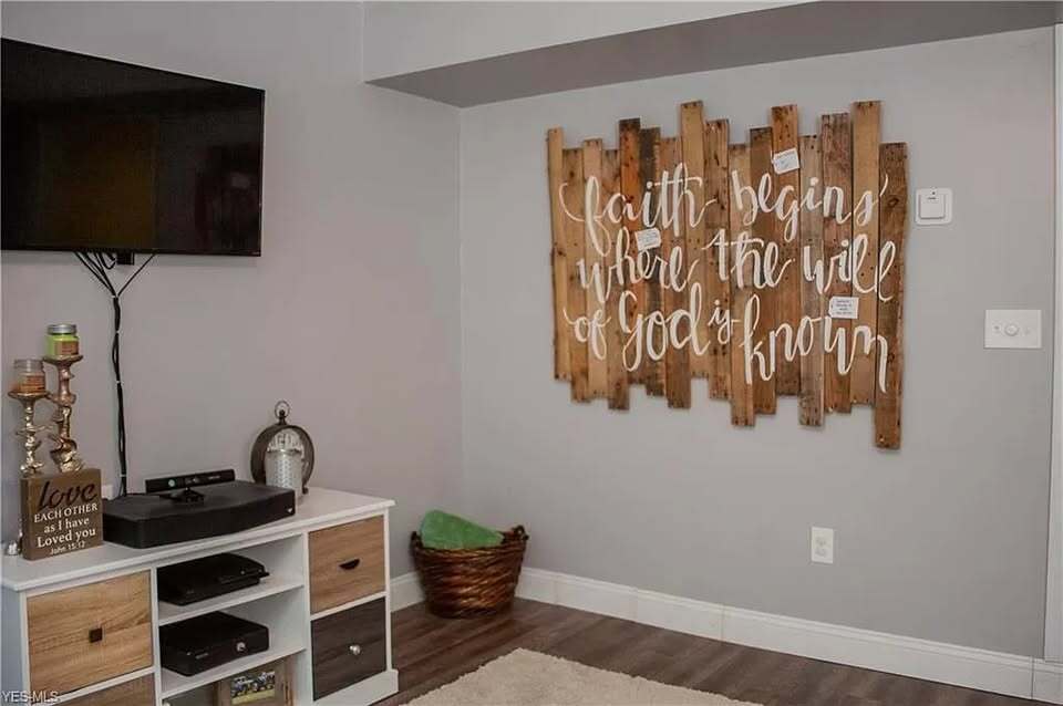 Building Photo - 7606 Thompson Sharpsville Rd NE