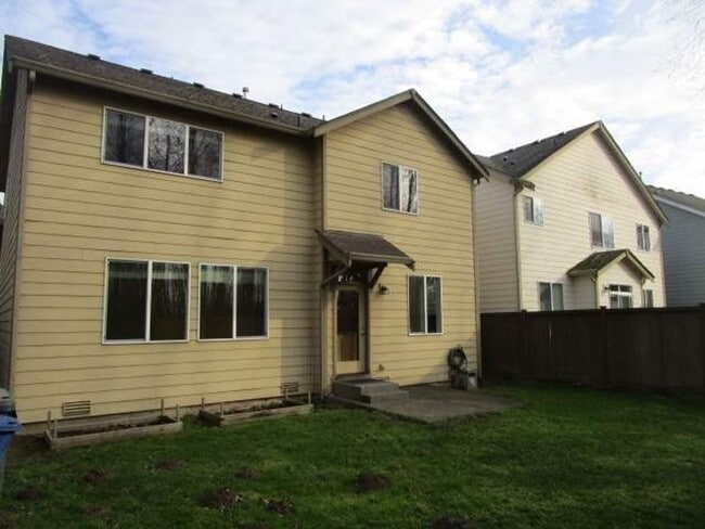 Building Photo - 3 Bedroom, 2.5 Bathroom Home with Office in Fife