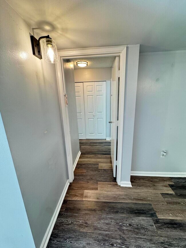 Building Photo - 7896 Sonoma Springs Cir