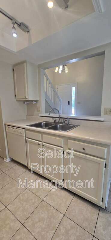 Building Photo - 6309 Sawmill Woods Dr