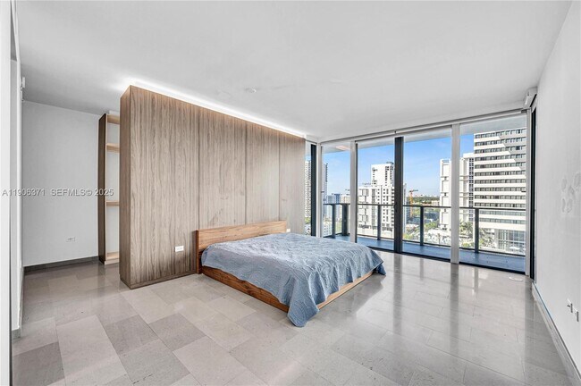 Building Photo - 88 SW 7th St