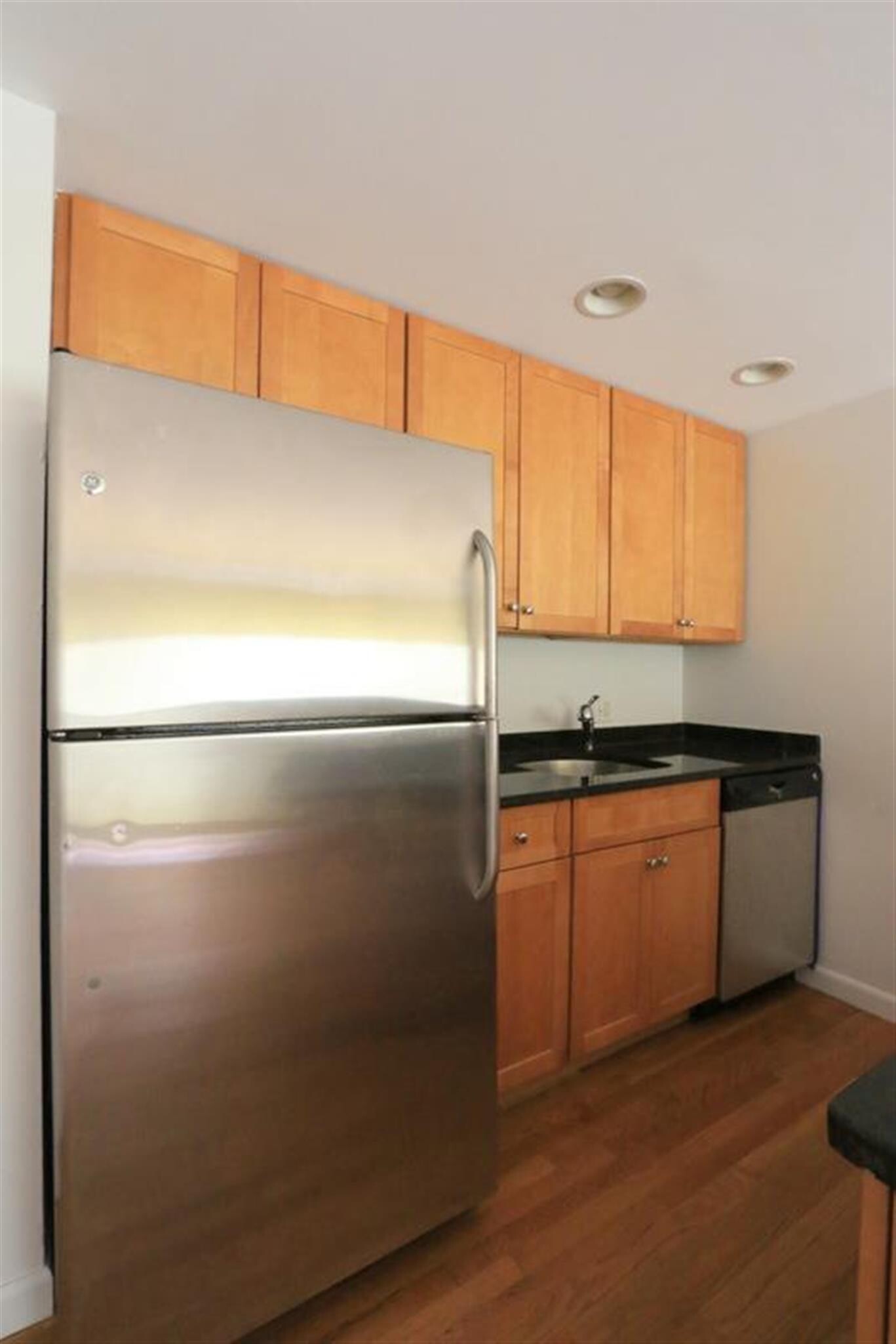 Building Photo - 72 Park St