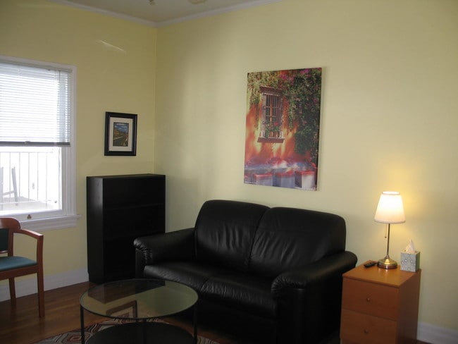 living room - 903 7th St