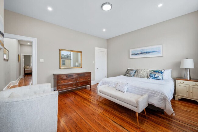 Building Photo - 215 W 138th St
