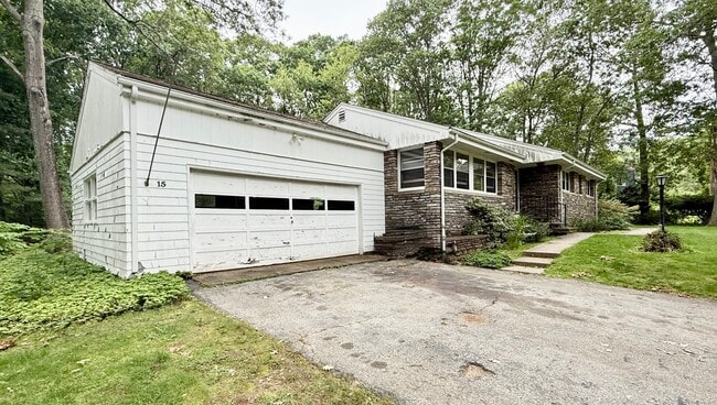 Building Photo - 15 Highland Rd