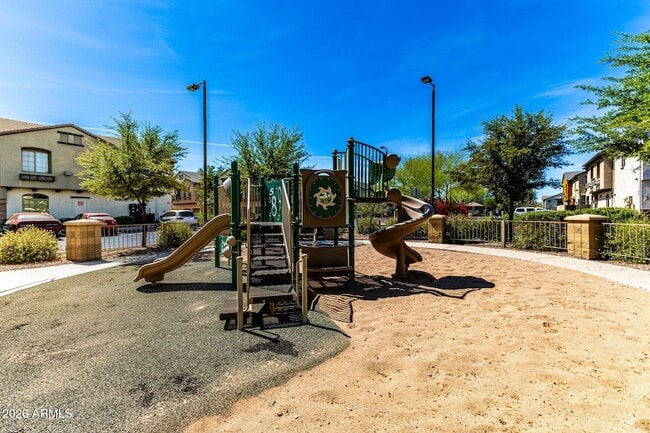 Building Photo - 2727 N Price Rd