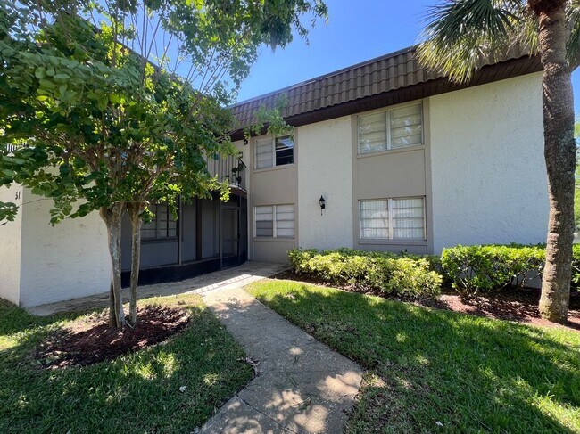 Primary Photo - 51 Windtree Ln