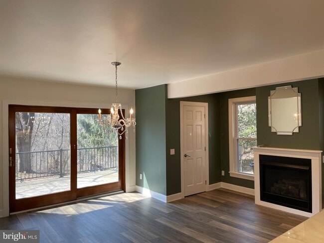 Building Photo - 12399 Shue Ct