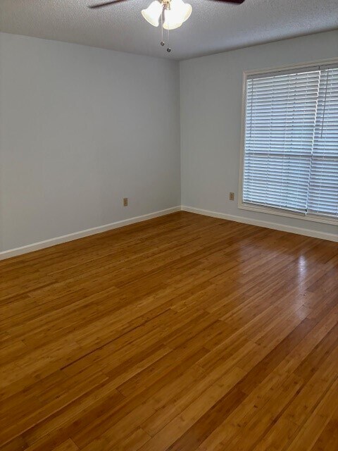 Building Photo - 1311 Antoine Dr
