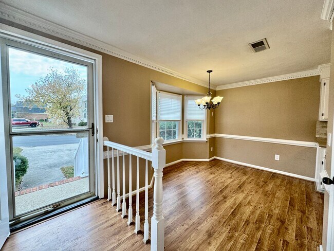 Building Photo - Available 11-14-25! Lakefront Townhome w/2...