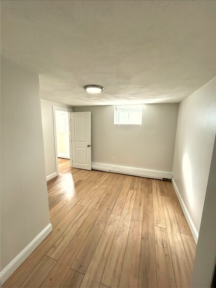 Building Photo - 53 White St