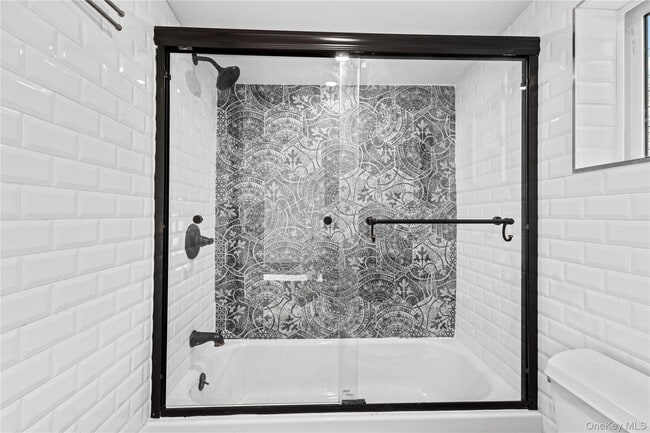 Building Photo - 9 Sylvan Trail