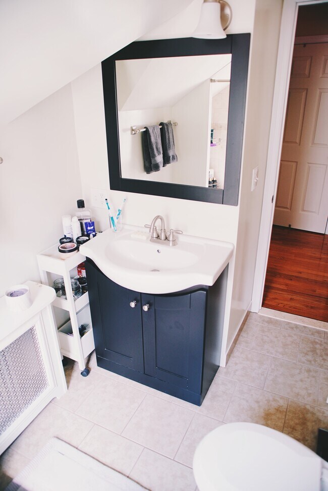 Bathroom - 12 Berkeley Ave