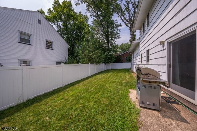 Building Photo - 511 Gallows Hill Rd
