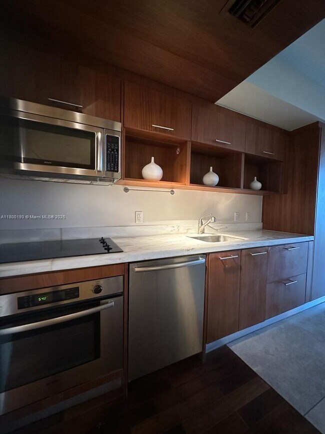 Building Photo - 50 Biscayne Blvd