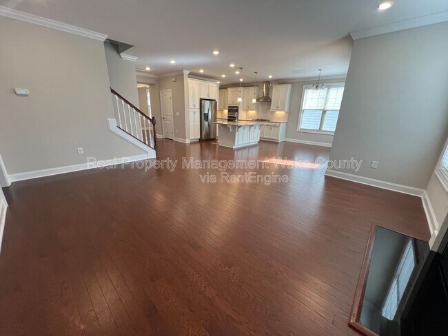 Building Photo - 1351 Gilwood Dr