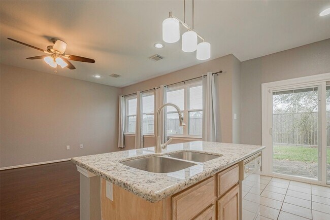 Building Photo - 4510 Sherwood Green Ct