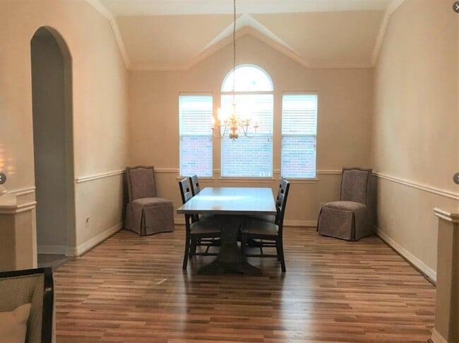 Building Photo - 11711 Canyon Bend Dr