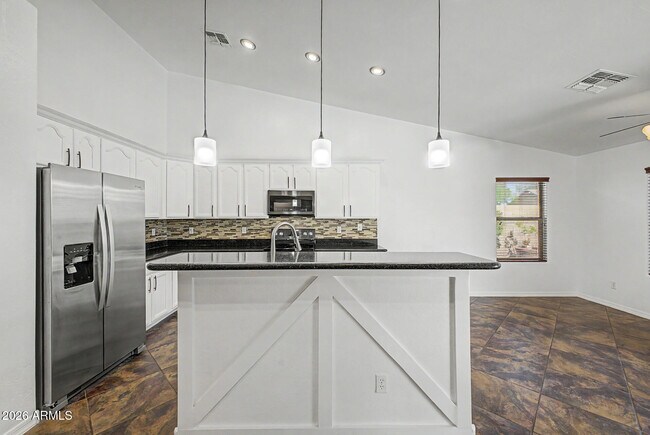 Building Photo - 25537 W Forest Grove Ave