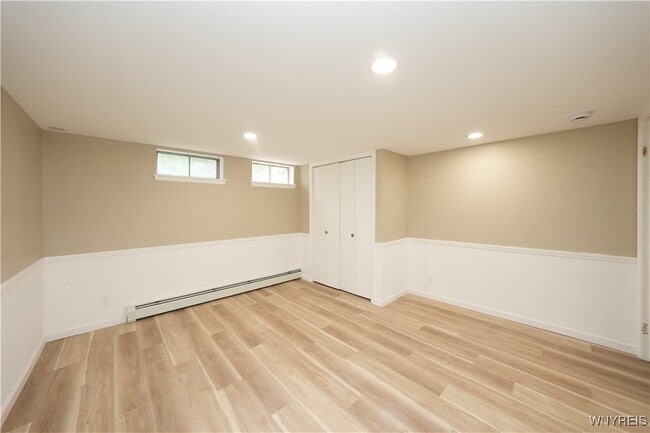 Building Photo - 100 Bridle Ln