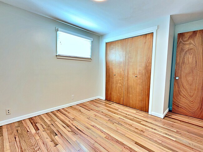 Building Photo - 12820 SW Edgewood St