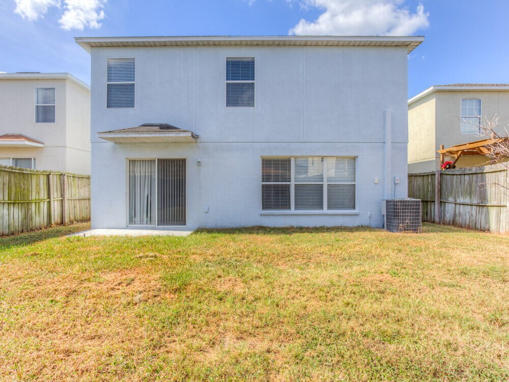 Building Photo - 12116 Tree Haven Ave