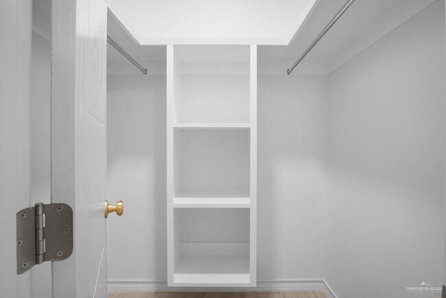 Building Photo - 24 Los Pinos Ln