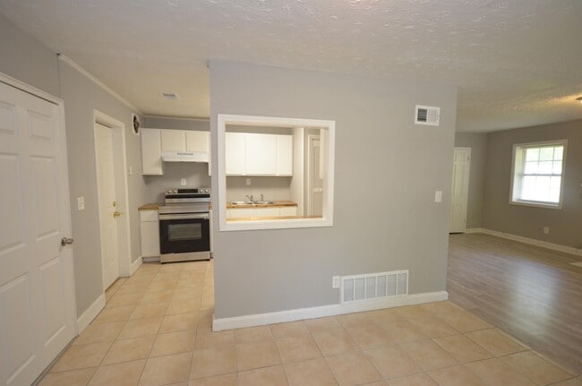 Building Photo - 1453 Clermont Ave