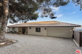 Building Photo - 4512 Palos Verdes Dr E