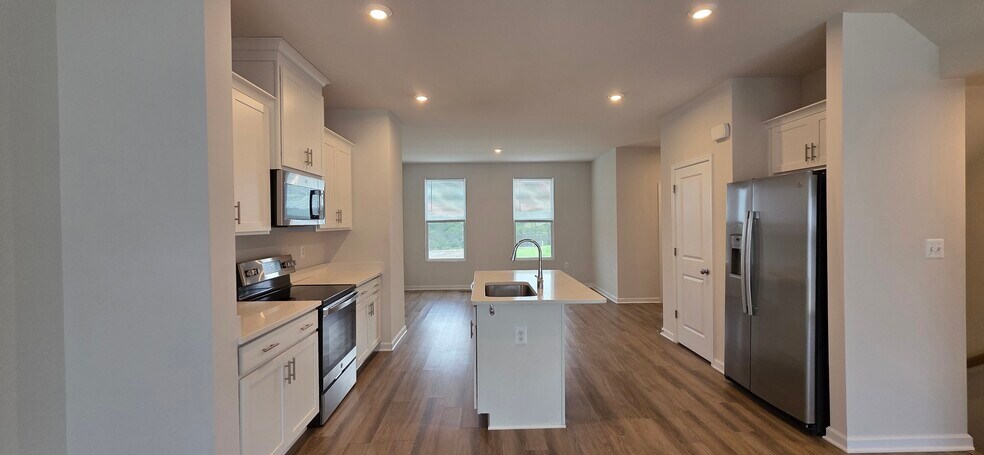 Kitchen Floor - 351 Presidents Pointe Ave