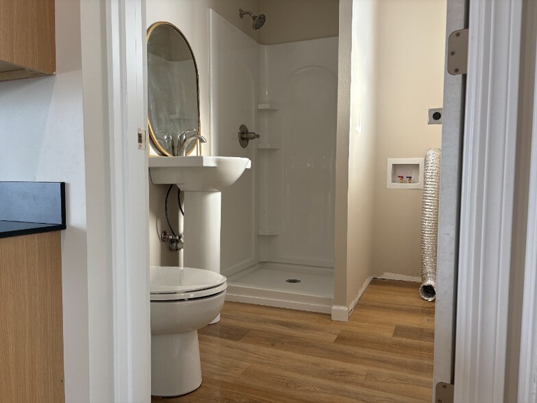 Building Photo - 10 W Park St